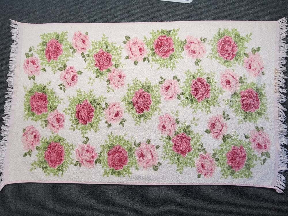 Vintage Rose Floral Fringed Bath Towel